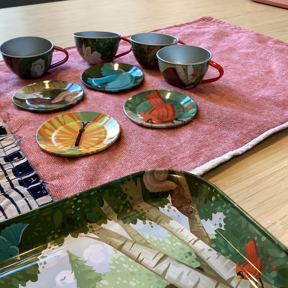 HearthSong Tea Set - Picture 4 of 7